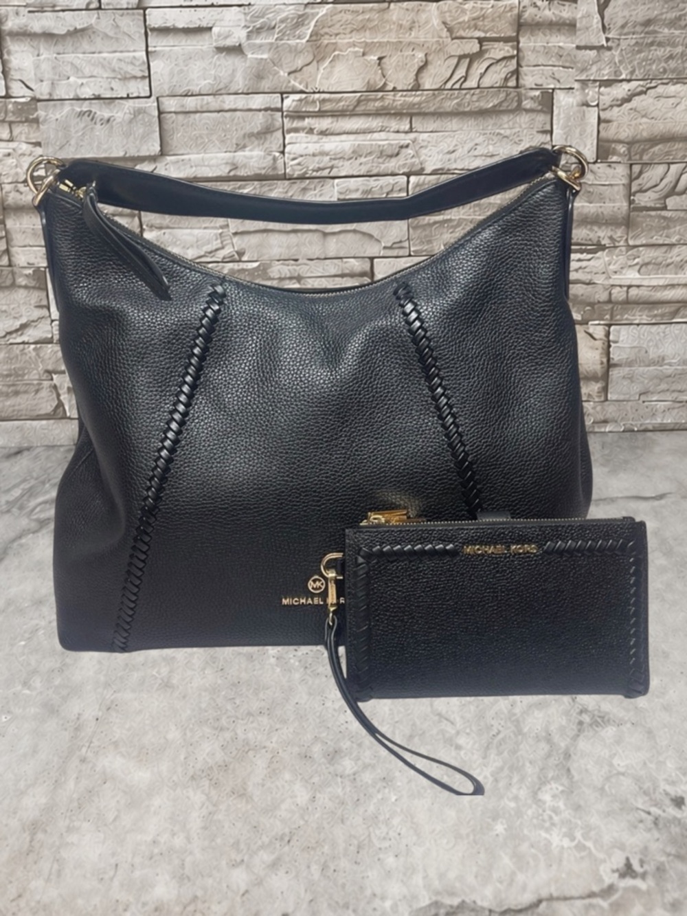 Michael Kors Sienna Pebble Leather Shoulder Hobo & Matching Wristlet Black